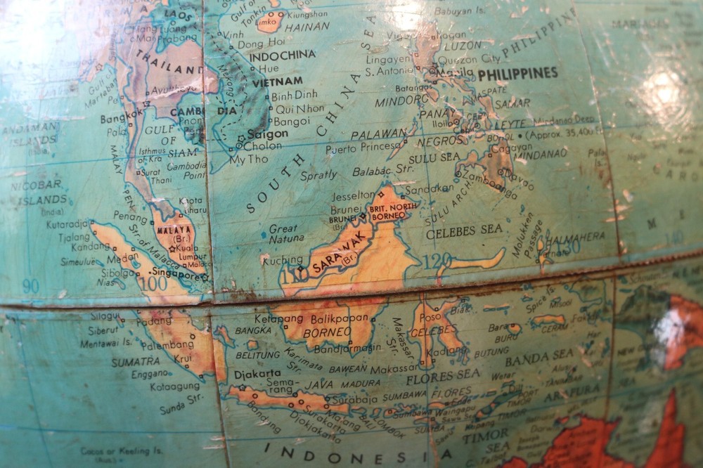 VINTAGE REPLOGLE THREE-D GLOBE 12-INCH