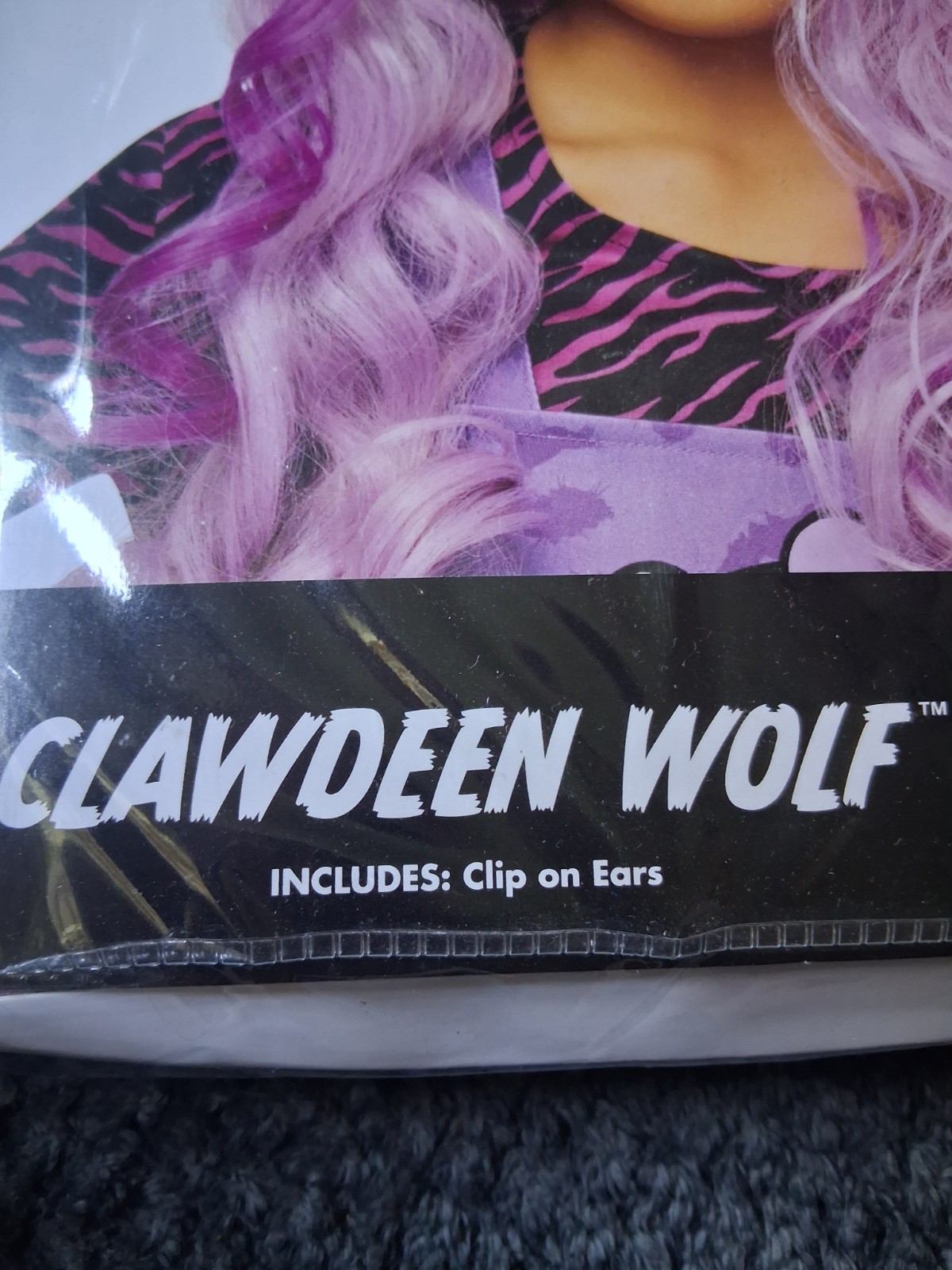 Spirit Halloween Monster High Clawdeen Wolf Wig Costume Cosplay Kids Ages 8+ New