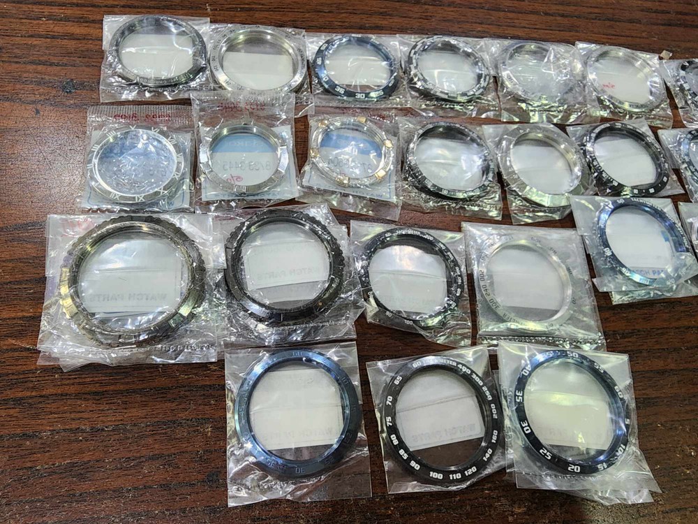 NOS ORIGINAL SEIKO BEZEL 8733 ASSORTED MODEL Drop down choose.