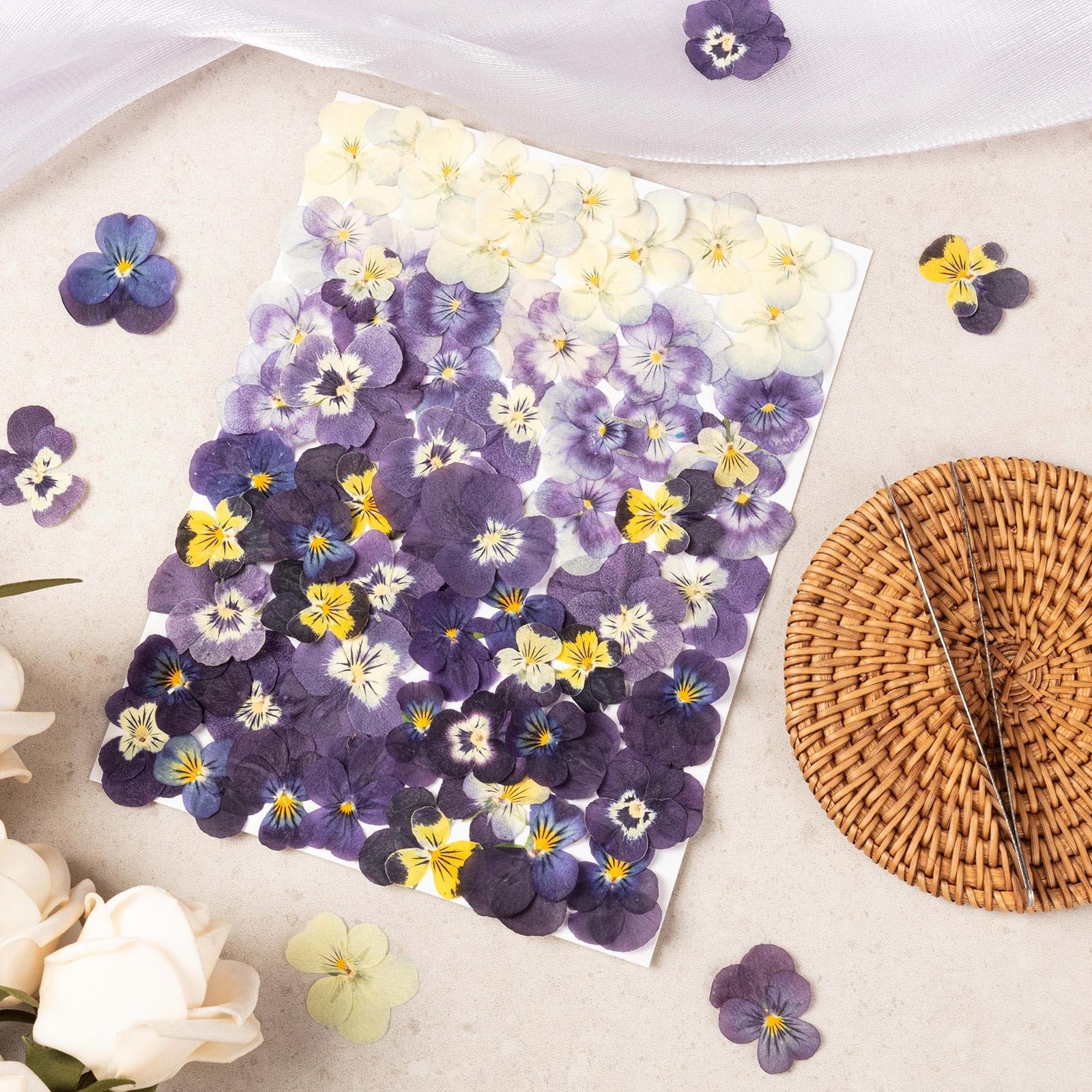 60Pcs Dried Pressed Pansies Flowers for Cake Decorating, Purple, Purple