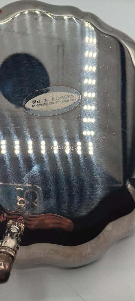 WM A ROGERS Footed Silverplated Candy Dish Scalloped Shell Serving Bowl