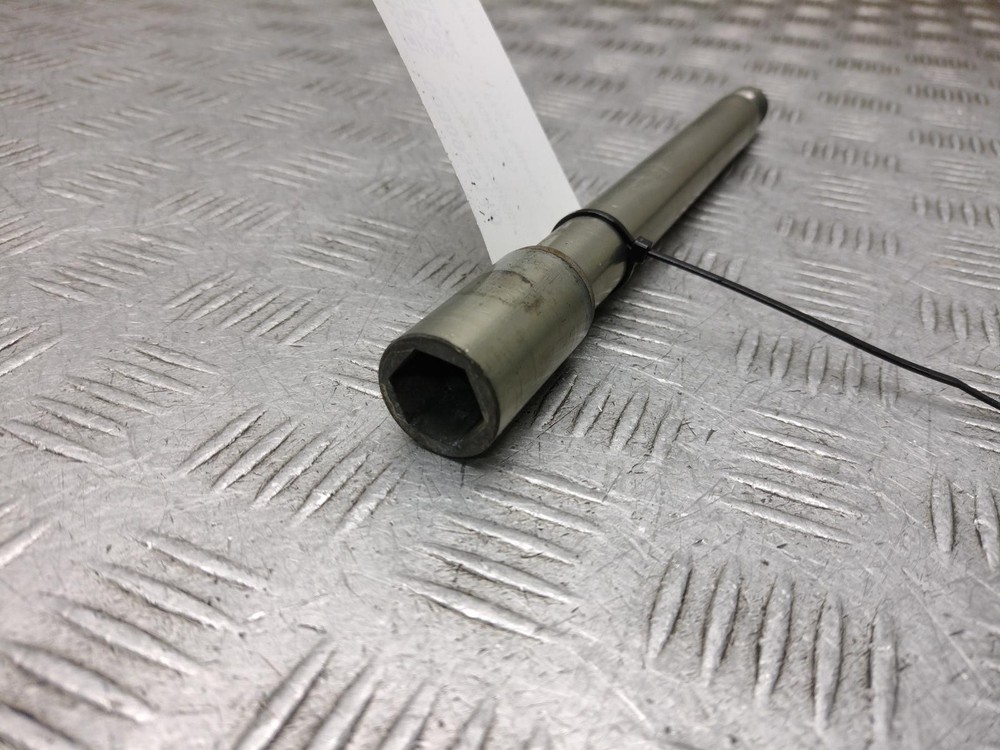 2015 TRIUMPH TIGER 800 XRx FRONT SPINDLE