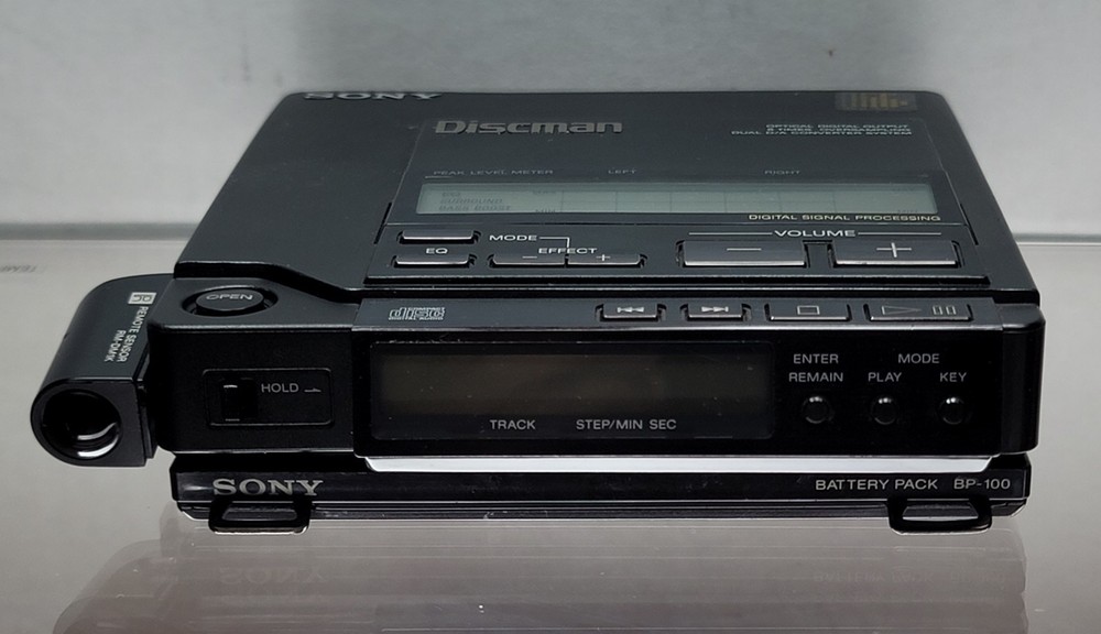 Sony D-555 Discman CD Player need service