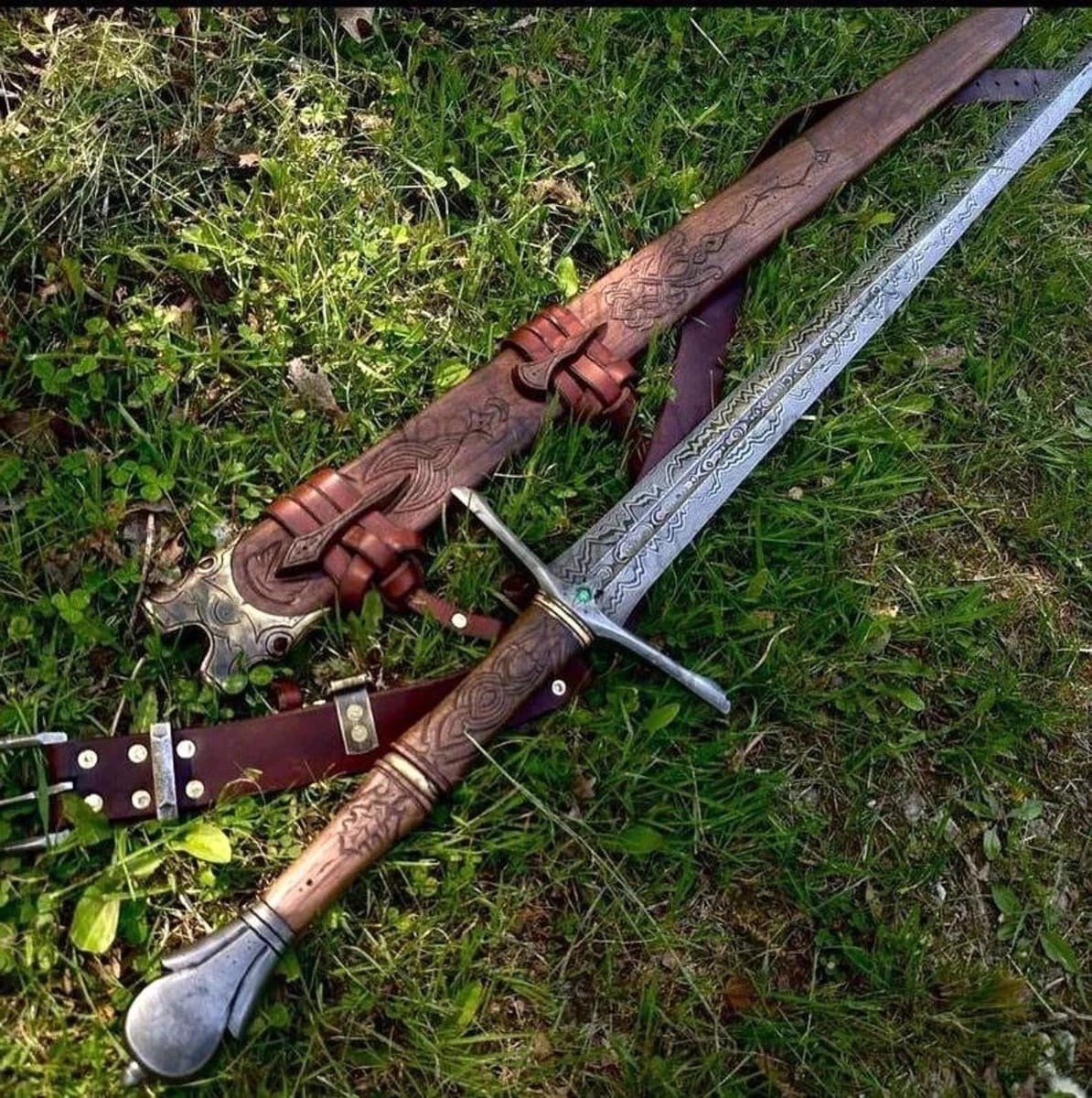 Custom Handmade Damascus Steel Viking Sword Battle Ready Medieval With Scabbard,