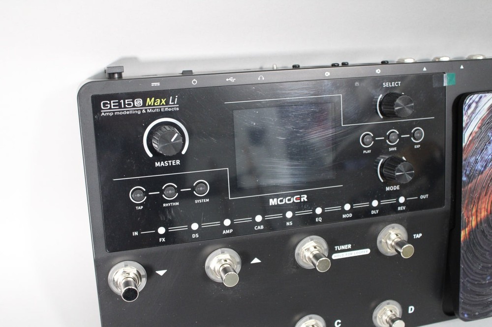 Mooer GE150 Max Li Battery Powered Multi-Effect Pedal