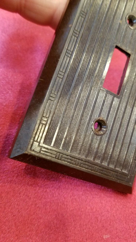 Vtg Single SWITCH PLATE BAKELITE BROWN RIBBED COVER LINED DECO DASHED BORDER -B4
