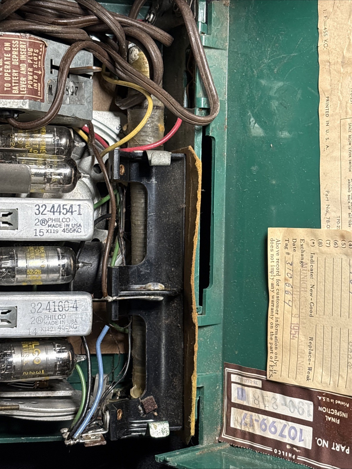 1954 Vintage - Philco -Model 53-642 -A.C. / D.C. Portable Tube Radio - Working