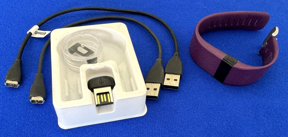2015 Fitbit Charge HR Activity Tracker Wristband MSIP-CRM-XRA-FB405-Doesn't work