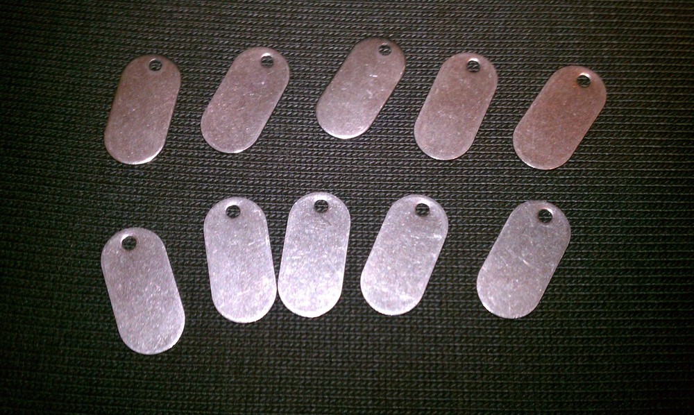 Lot of 25 SUPER MINI Blank Dog Tags Cute Dog Tag Arts Crafts Ear rings Jewelry