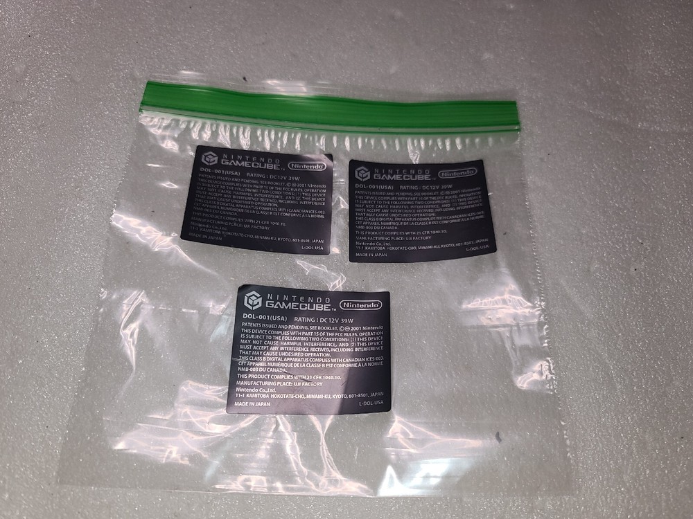 Nintendo GameCube DOL-001 (USA) (3)-Bottom LOGO Label-Clean Pull-Some Stick left