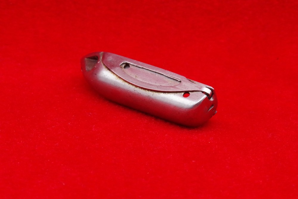 ORIGINAL SINGER 12 K BOAT SHUTTLE & 2 BOBBINS