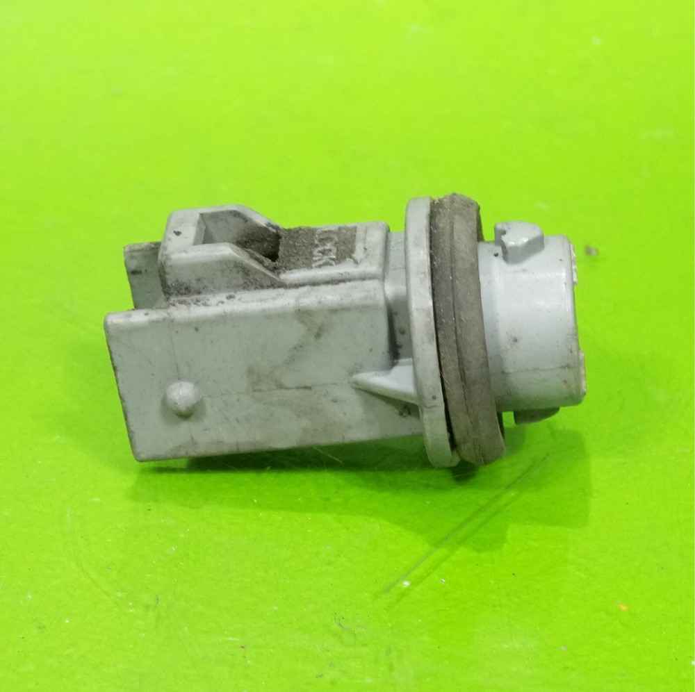 92-96 Prelude OEM side marker corner light lamp bulb socket plug ONE