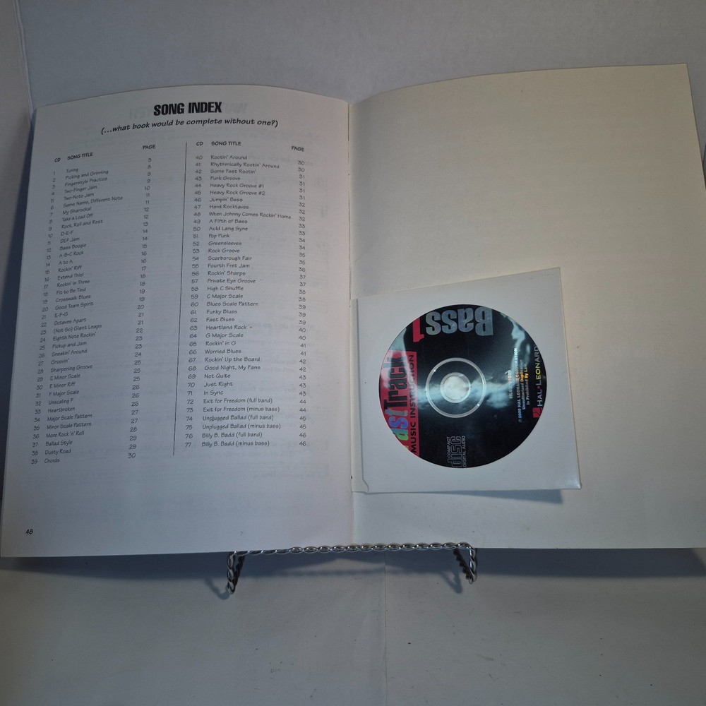 Hal Leonard FastTrack Bass Method Book 2 plus CD