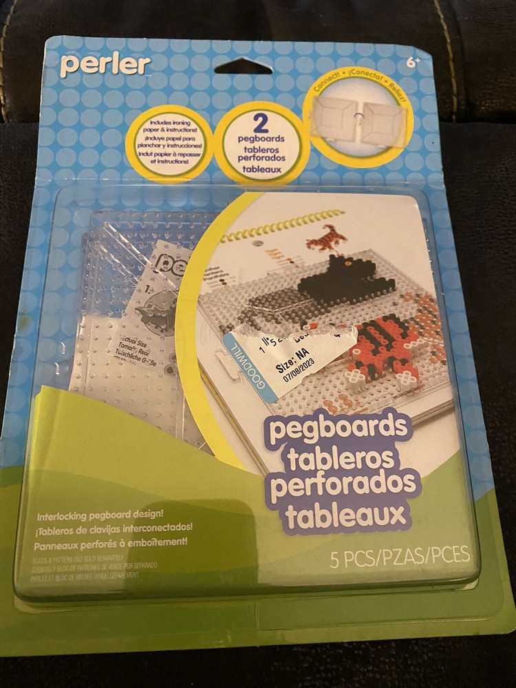 Perler Pegboards 2/Pkg Large Square Clear Pegboards 04853322668  NEW 5Pc