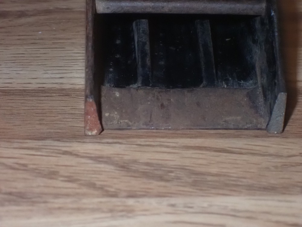 Stanley Wood Plane No. 130. Missing handle/knob piece broken on back
