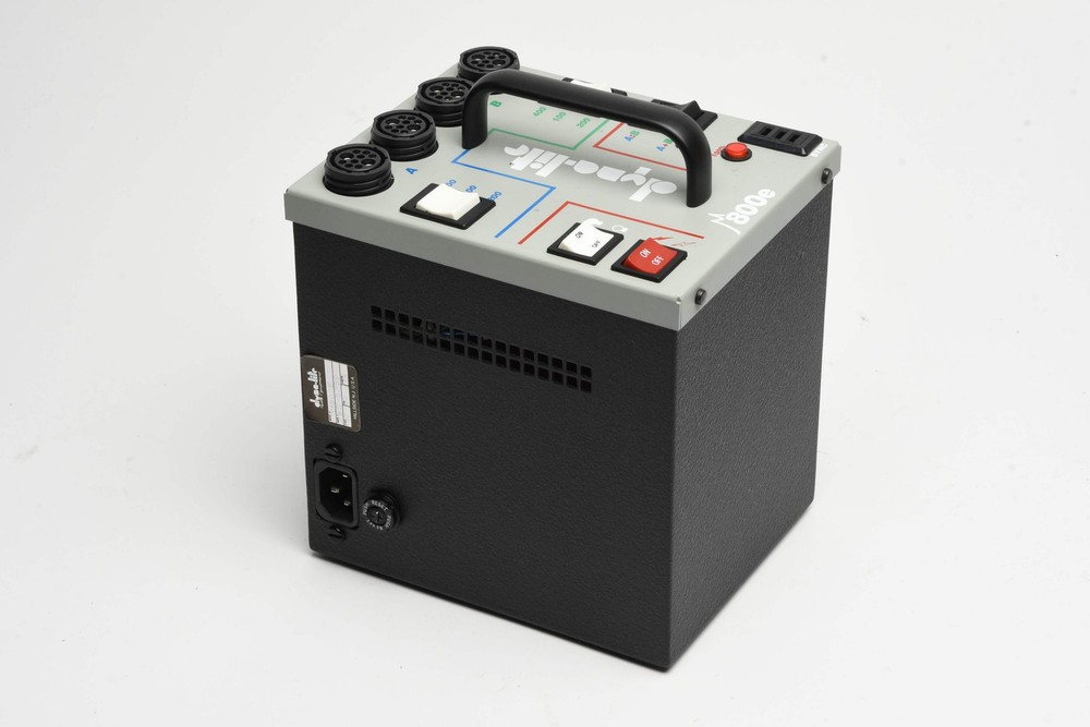 Dyna-Lite M800E Studio Flash Kit 3X Strobes, Lightware Case, Very Nice!