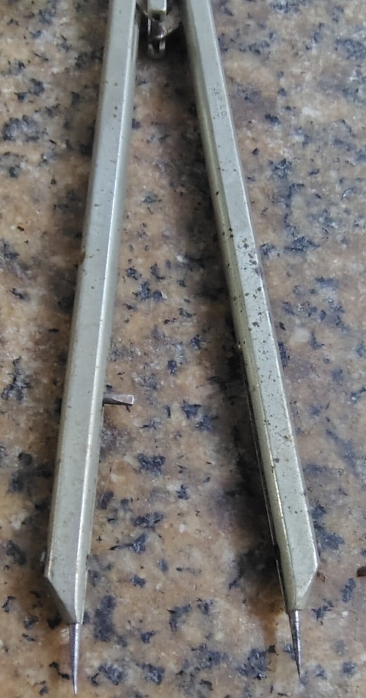 🗽VINTAGE DIVIDER 8"