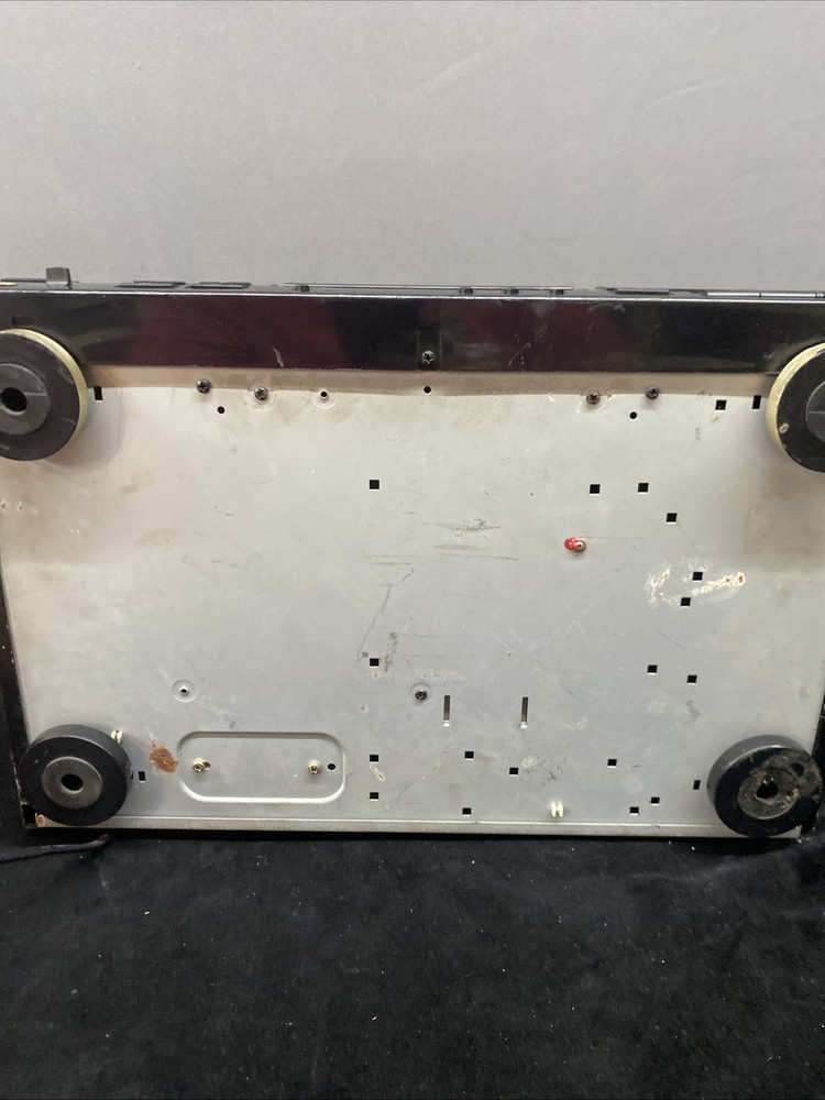 TEAC CD-P1160 Compact Disc Player Works Plays CDs READ DESCRIPTION