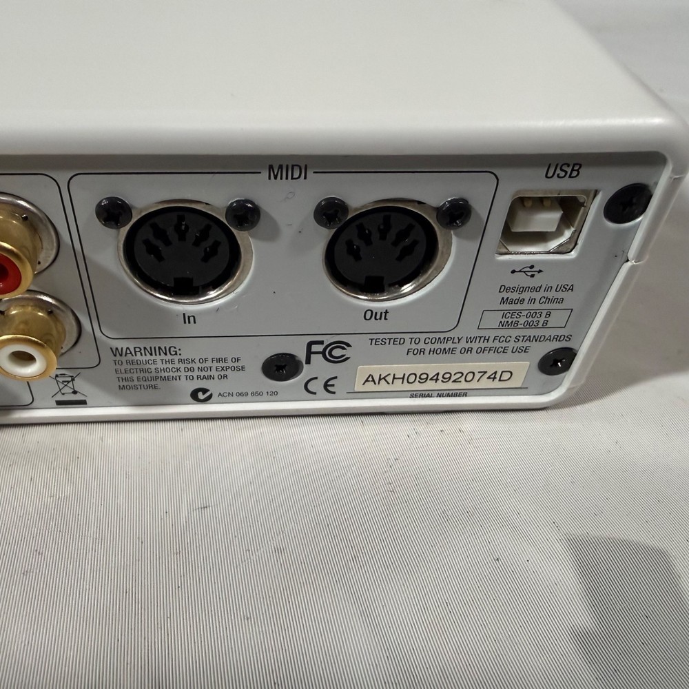 Digidesign Mbox 2 USB Audio Interface 4 Pro ToolsLE MIDI S/PDIF Recorder