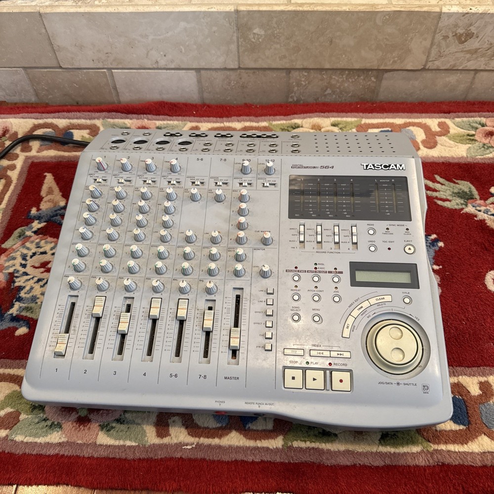 Tascam Digital PortaStudio 564 - Powers On / Untested
