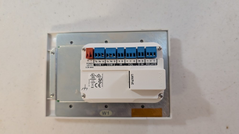 Extron MLC Plus 200 Controller