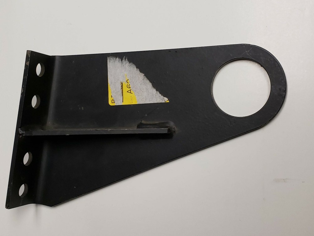 A17-15715-001 FREIGHTLINER BRACKET GUIDE HOOD POST