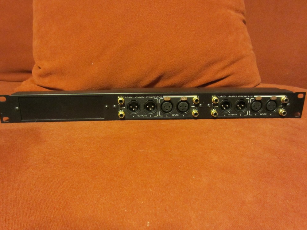 2 RU-LA2D Balanced/Unbalanced Conversion In/Out with Rackmount