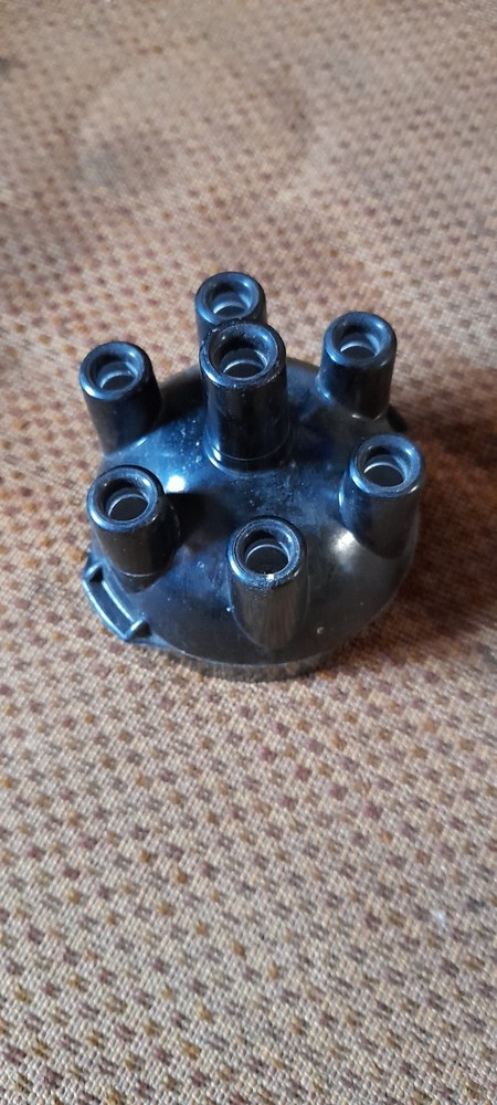 Jaguar 6 Cylinder Distributor Cap