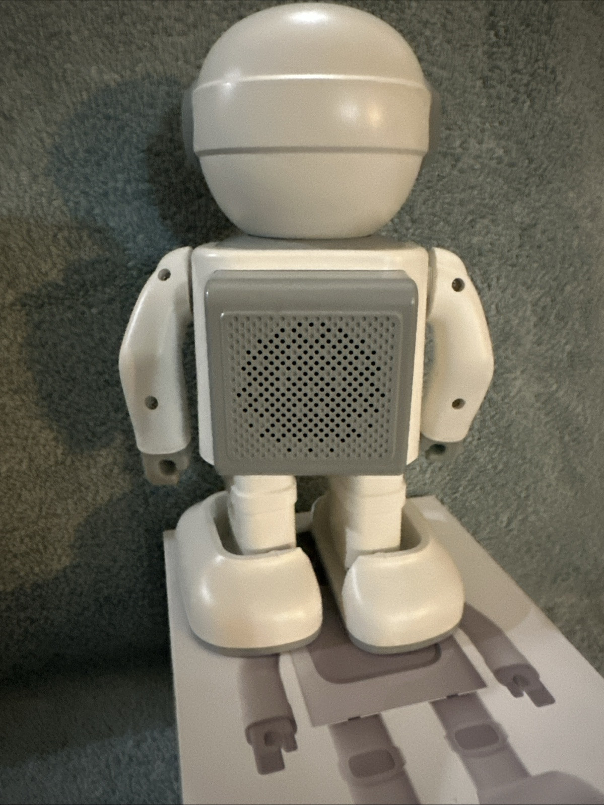 Dancing Robot Speaker-Portable Dancing Robot Bluetooth Speaker for Any Age