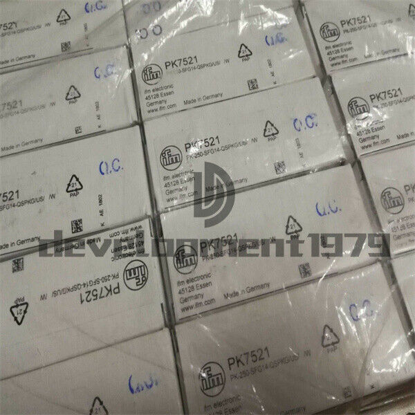 One New IFM Pressure Switch PK7521