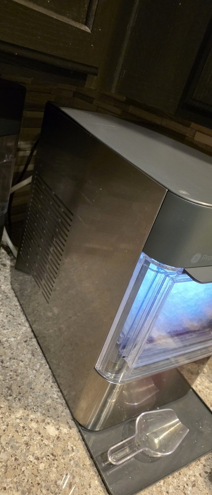 GE ICE MAKER 🧊