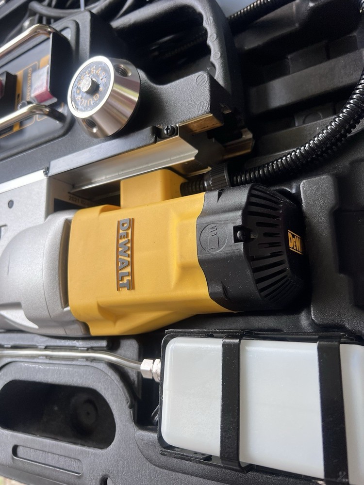 DeWalt DWE1622K 2" Two Speed Magnetic Drill Press