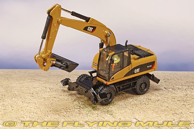 Diecast Masters 1:87 M318D Wheel Excavator