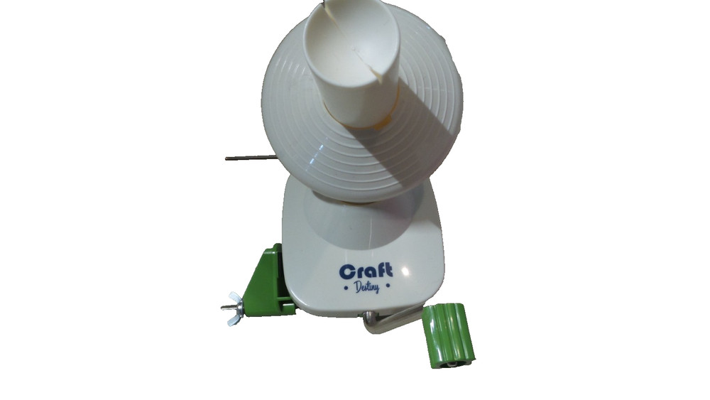 Craft yarn ball winder