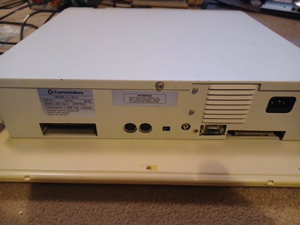 RARE Commodore 128D (DCR) Computer - Boots and Computes! German Keyboard!