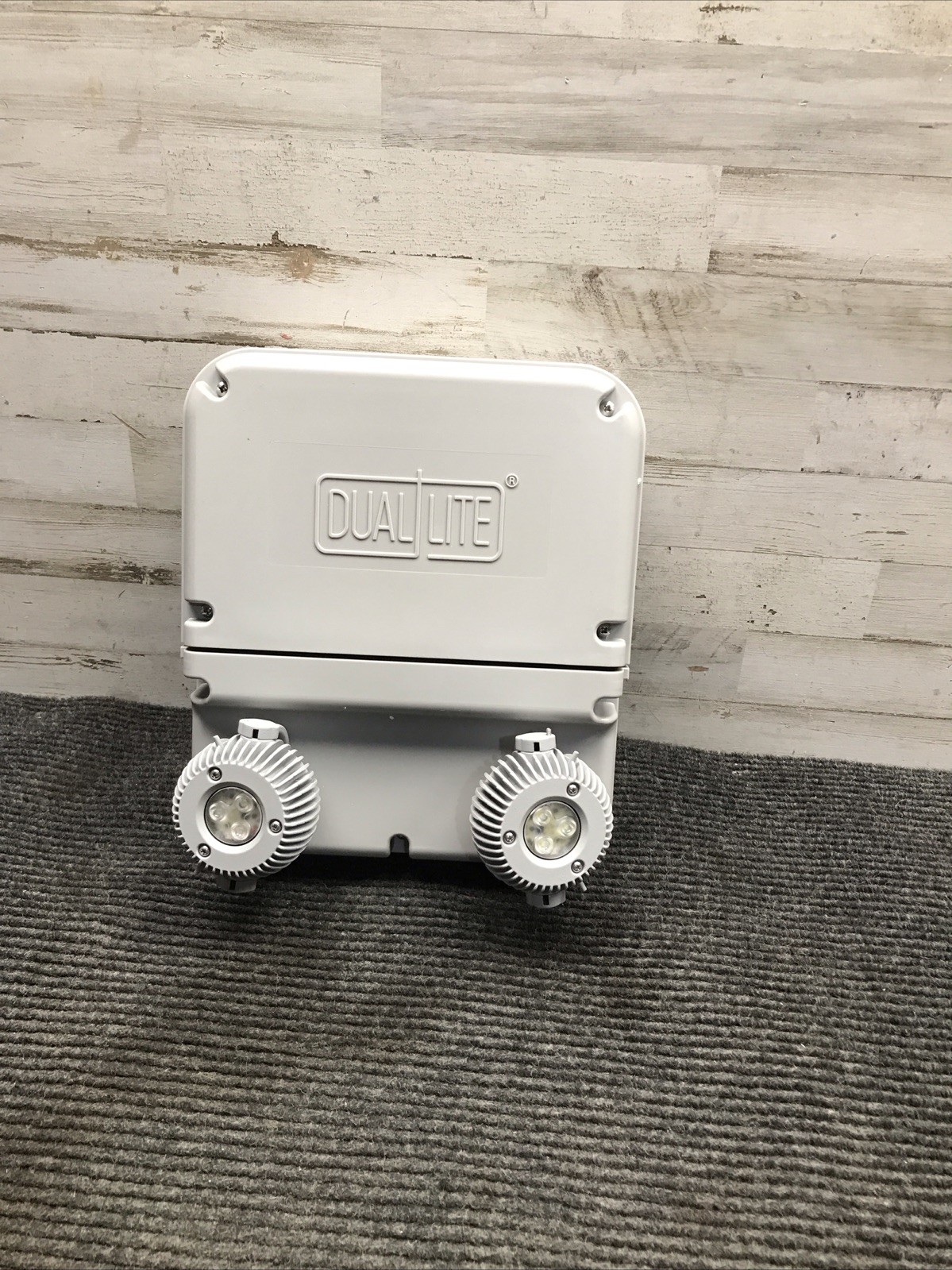 Hubbell Dual-Lite DYN12I-4X-06L Industrial Emergency Light Fixture