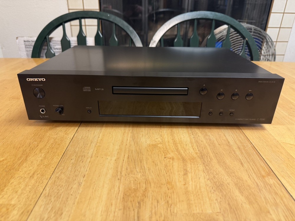 Onkyo C-7030 CD-MP3 Player Bundle w/ Remote Excellent Condition