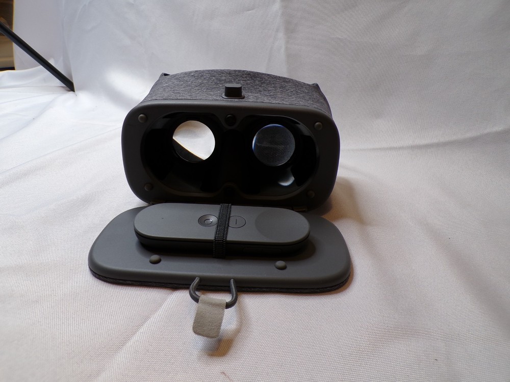 Google Daydream View VR Headset - Slate