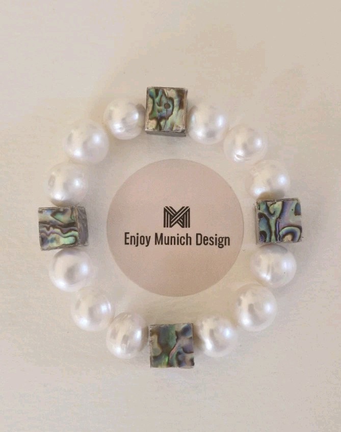 Beaded Bracelet with Abalone Cube