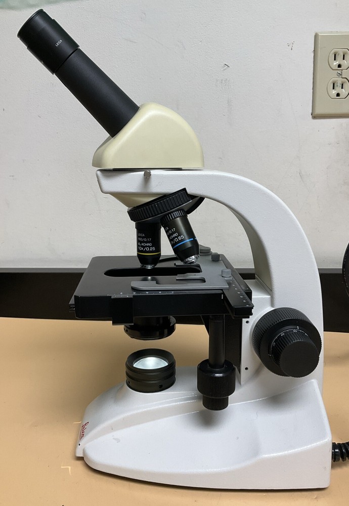Leica BME Microscope 13395H1X with Objectives and Dust Cover