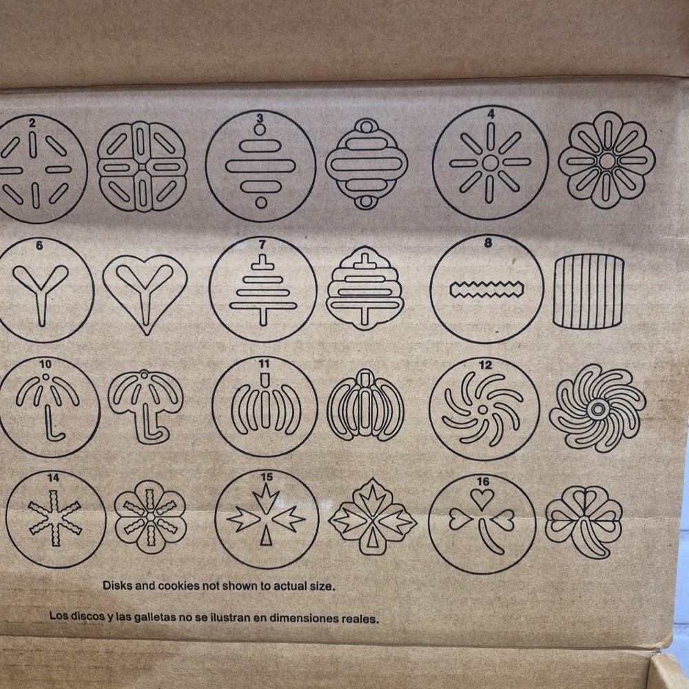 NIB Pampered Chef 1525 Cookie Press with 16 Pattern Discs