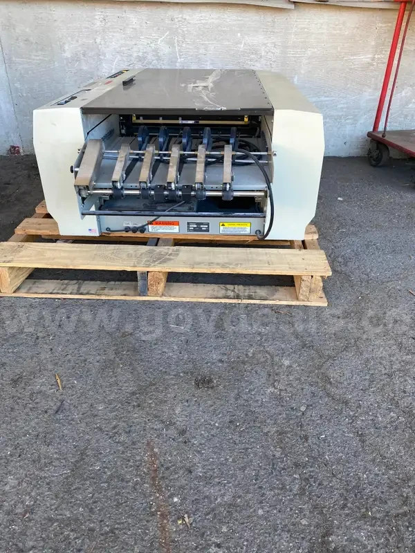 Formax FD 676 Continuous Form Burster