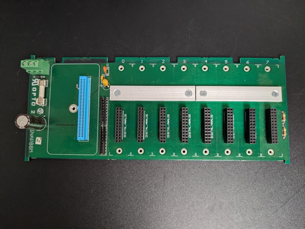 Opto 22 SNAPB8M 006468A 8 Module Rack