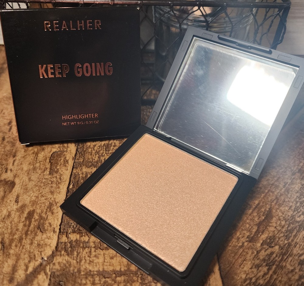 Realher Keep Going Highlighter (Champagne Shimmer) NIB