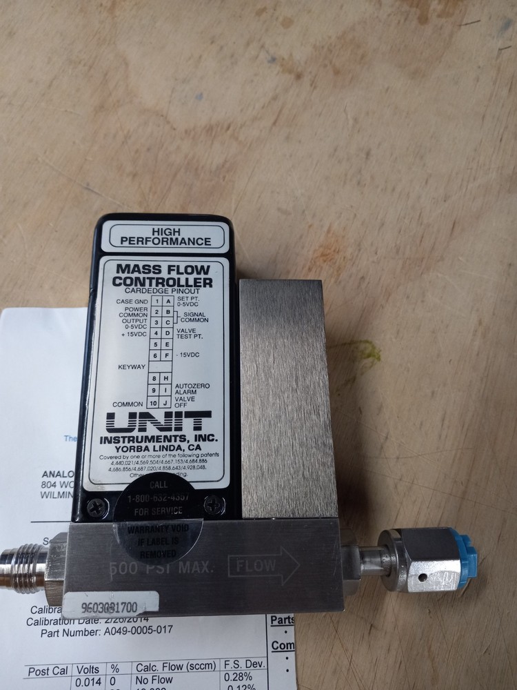 Unit UFC-1200A Mass Flow Controller Gas CL2 100 SCCM