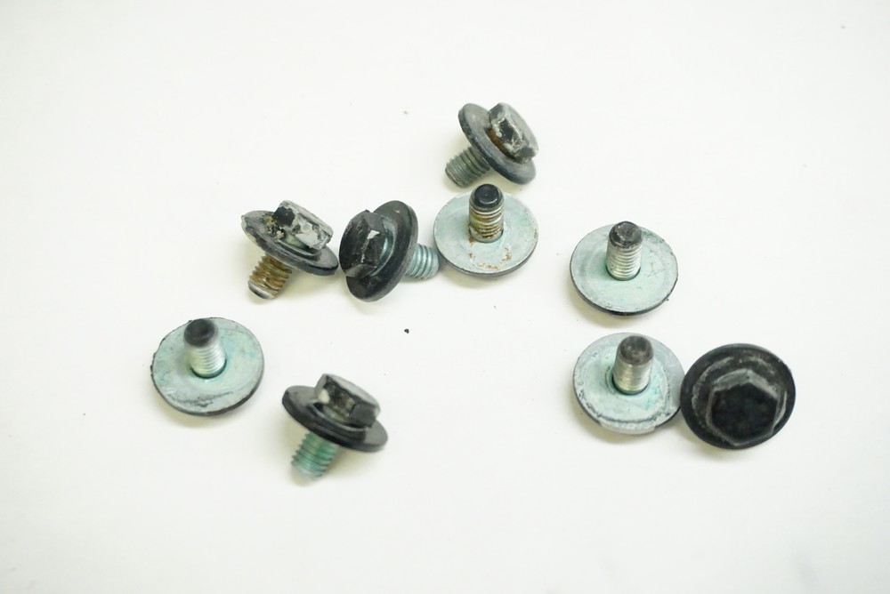 2000-2006 AUDI TT Front Fender Bolt Set