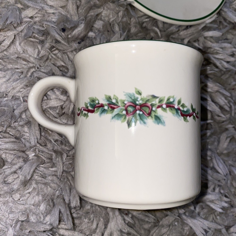 Pfaltzgraff Holly Joy 4 pc Place Setting