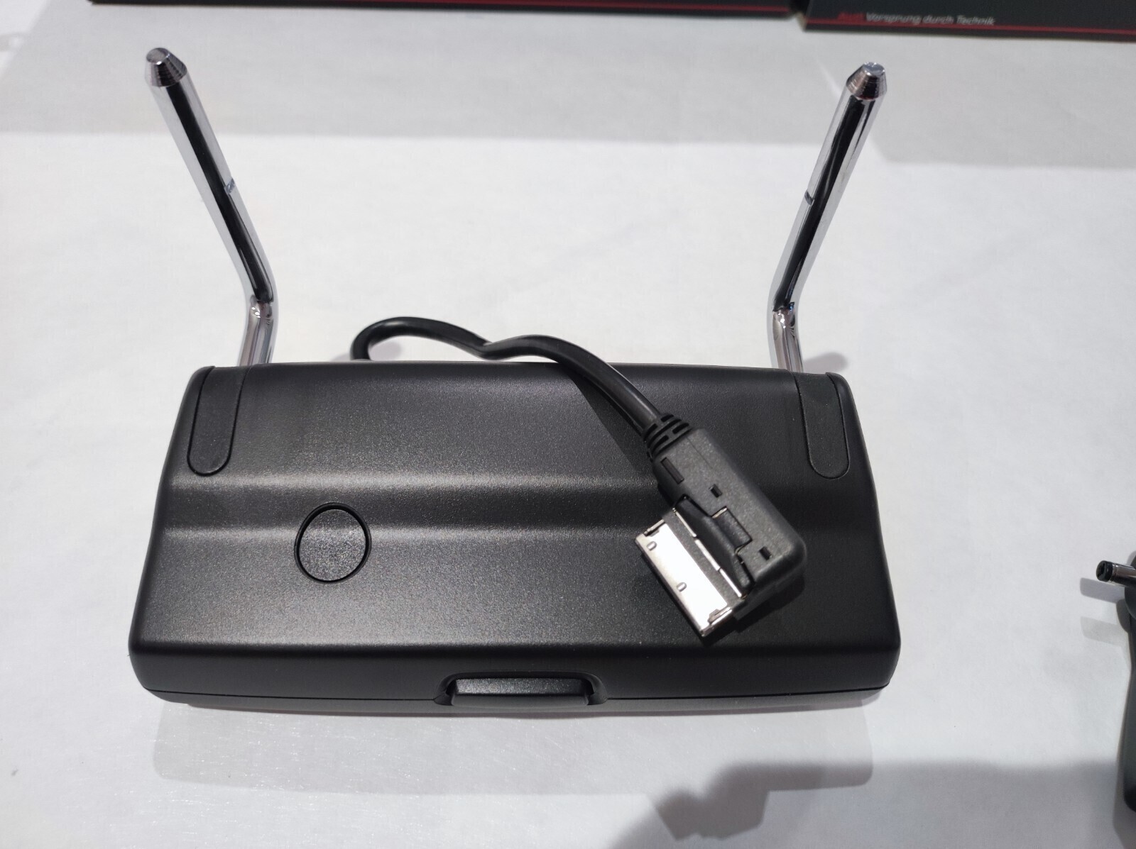 Audi Set of 2 Entertainment Player Android 4 Tablet + Holder PC 4M0051700F