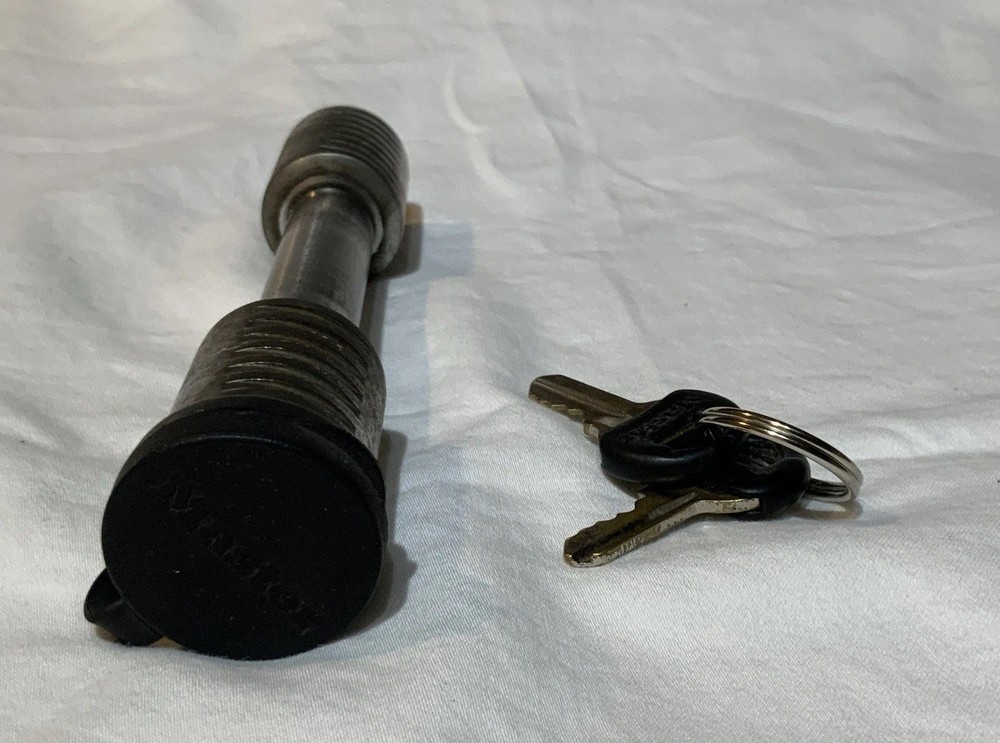 Master Lock Lockable Trailer Hitch Pin With Two Keys