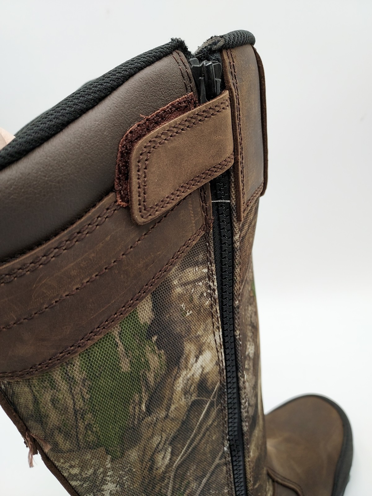 Magellan Outdoors Womens Sz 6B Snake Shield Armor 3.0 Realtree Edge APX (K4-D4)